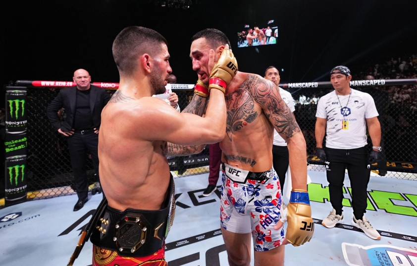 Ilia Topuria tin Max Holloway sẽ thắng Charles Oliveira