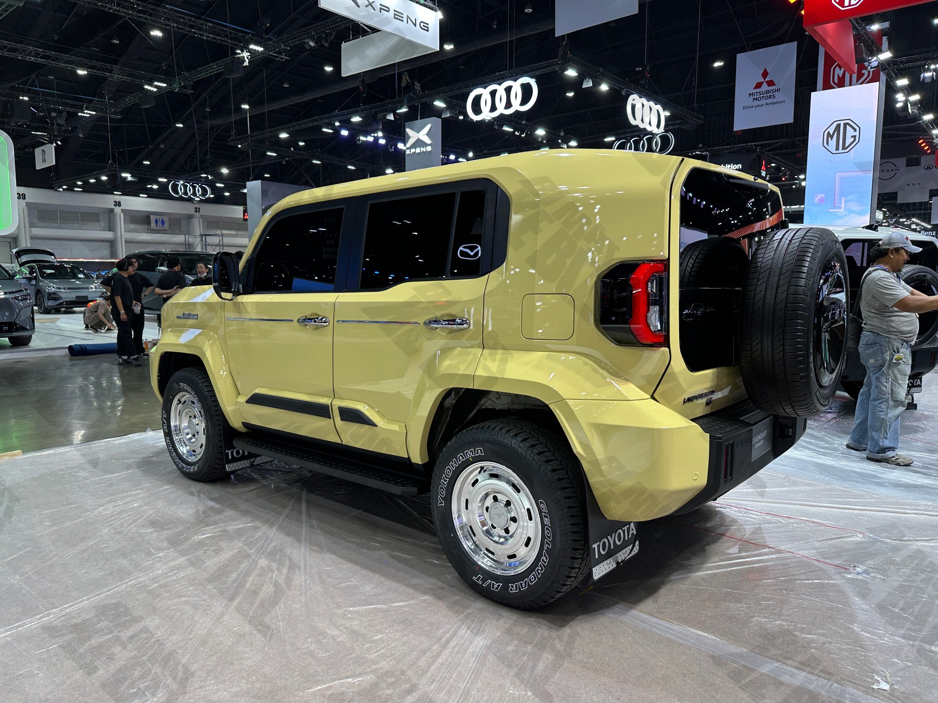 Phong cách hầm hố qua từng chi tiết ngoại thất