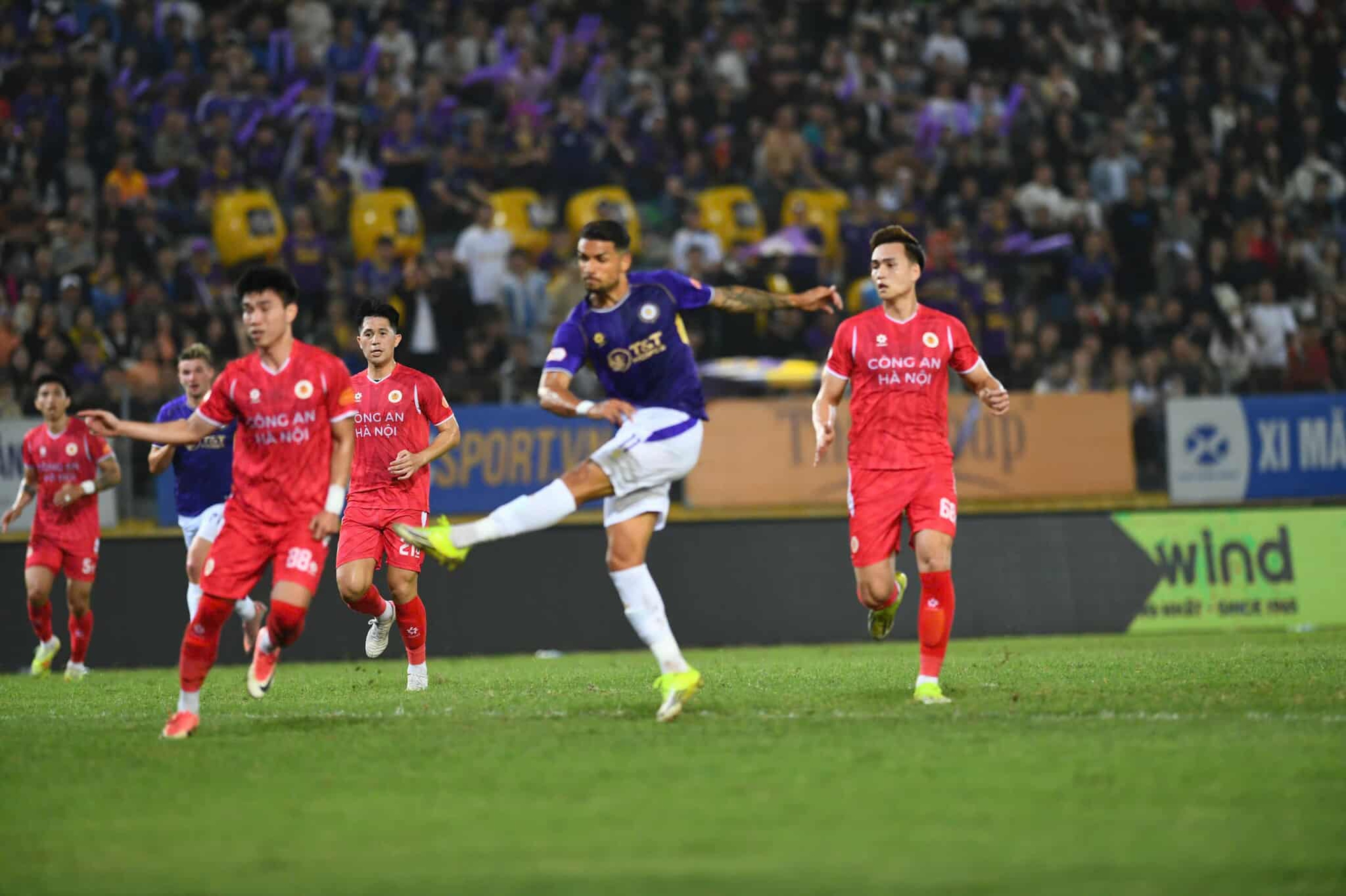 Hoàng Hên thi đấu xuất thần cho Hà Nội FC