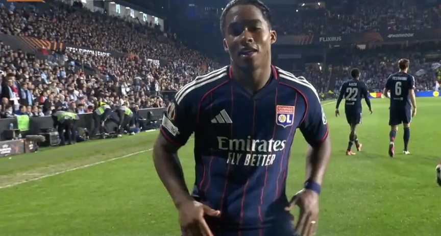 Endrick nhảy múa sau khi giúp Lyon gỡ hòa