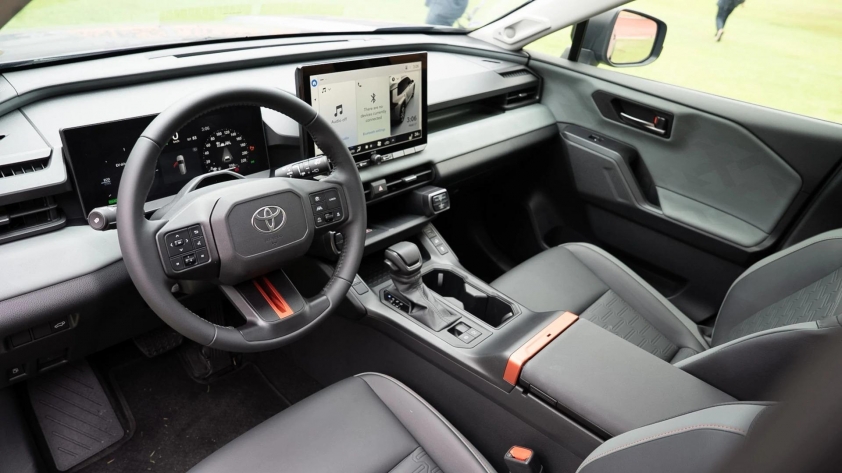 Động cơ hybrid Toyota RAV4