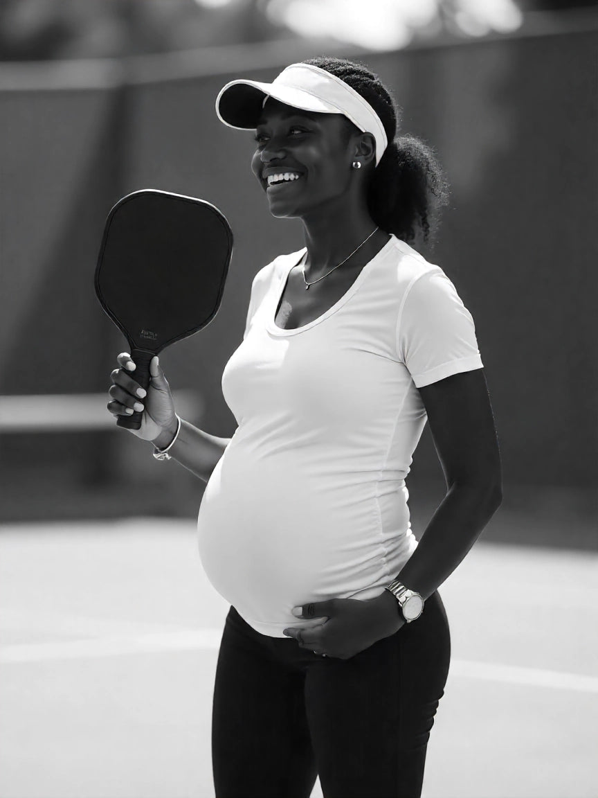 Phụ nữ mang thai tham gia thể thao với tư thế đúng