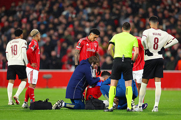 Nottingham không chỉ thua mà còn phải nhận thêm những ca chấn thương tai hại.