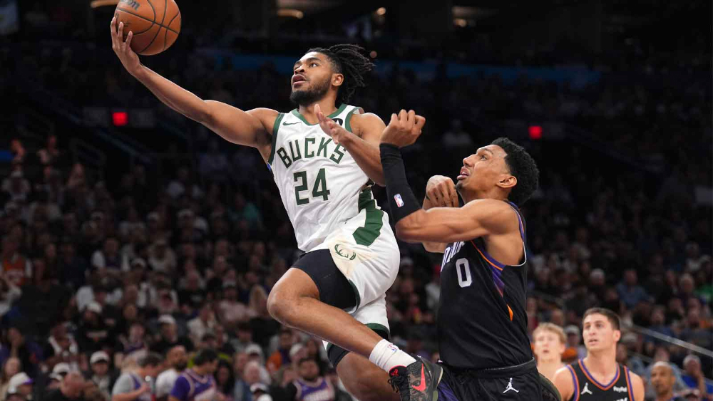 Cam Thomas trong màu áo Milwaukee Bucks Cam Thomas thi đấu cho Milwaukee Bucks