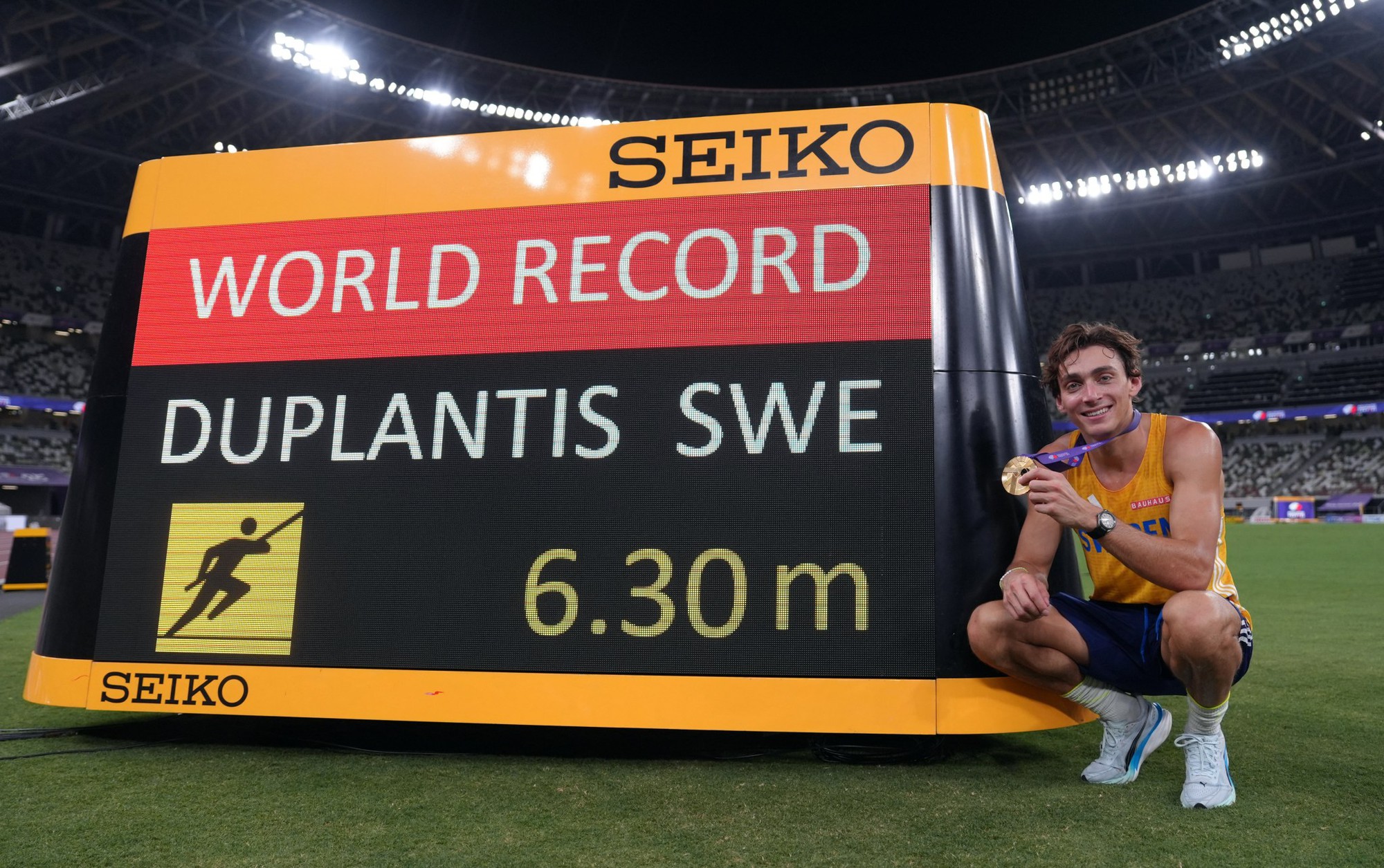 Duplantis, vận động viên nhảy sào từng hai lần giành huy chương vàng Olympic Mondo Duplantis tại một giải đấu quốc tế