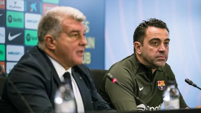 Xavi tố cáo chiến dịch truyền thông tại Barcelona