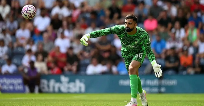 Mamardashvili kiên nhẫn chờ đợi cơ hội tại Liverpool