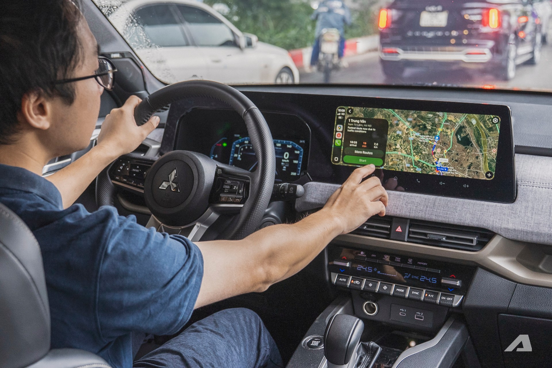 Hệ thống âm thanh Yamaha Premium Sound và màn hình giải trí sắc nét trên Mitsubishi Xforce