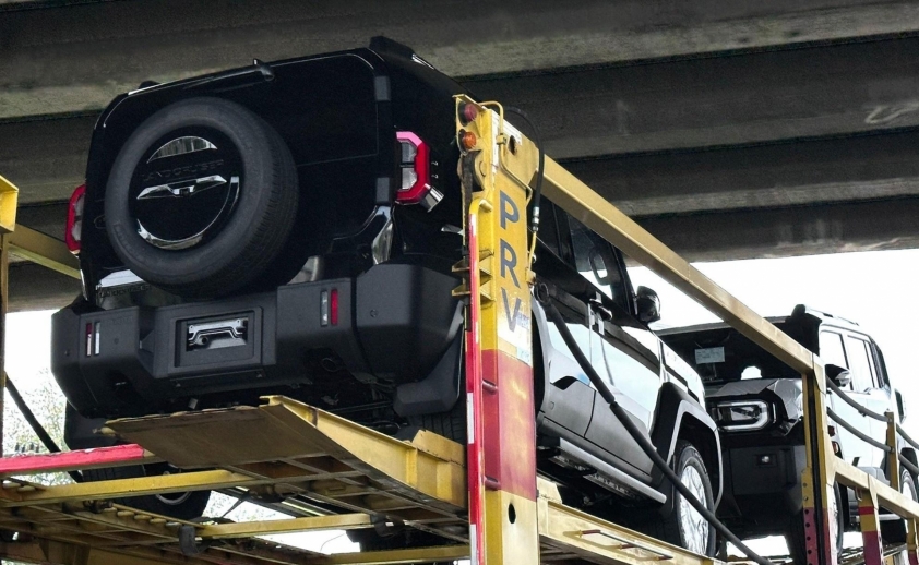 Thiết kế thân xe Toyota Land Cruiser FJ mang phong cách off-road