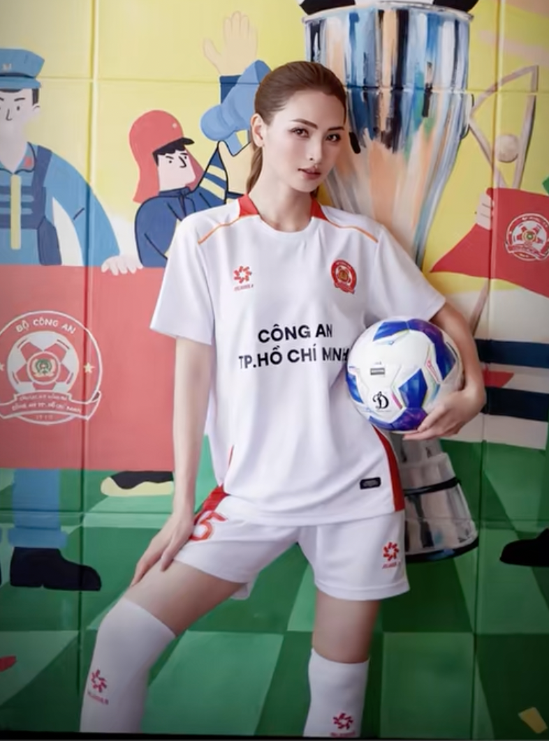 Nhan sắc cô dâu Mù Tạt