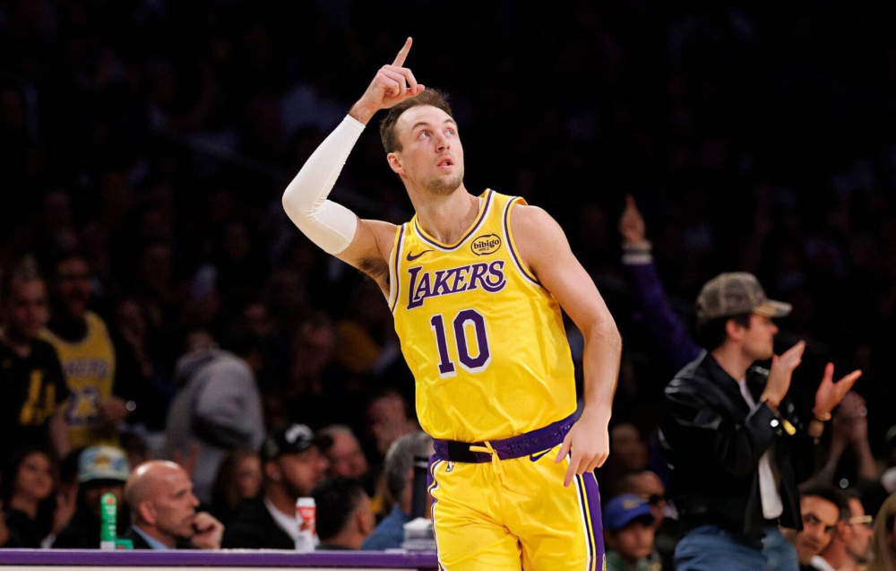 HLV JJ Redick khen ngợi Luke Kennard