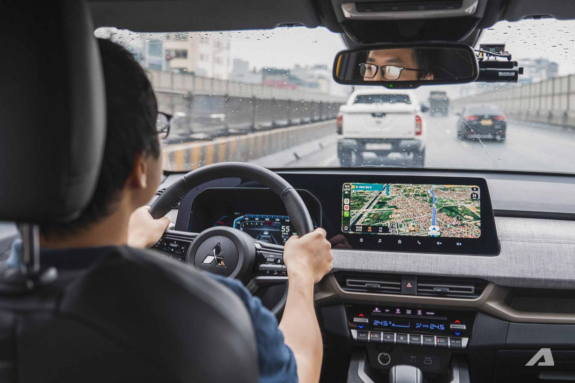 Màn hình giải trí hiển thị bản đồ sắc nét trong Mitsubishi Xforce