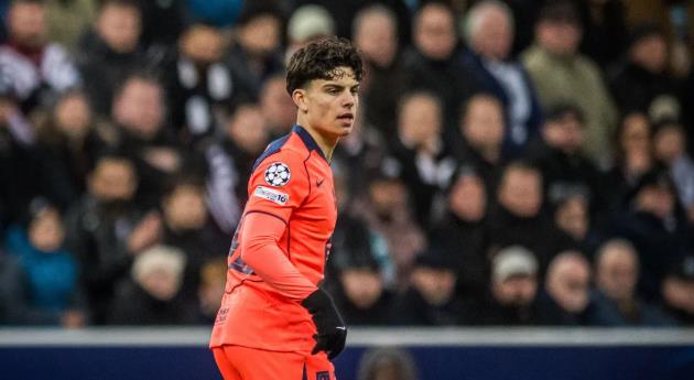 Xavi Espart thi đấu tự tin