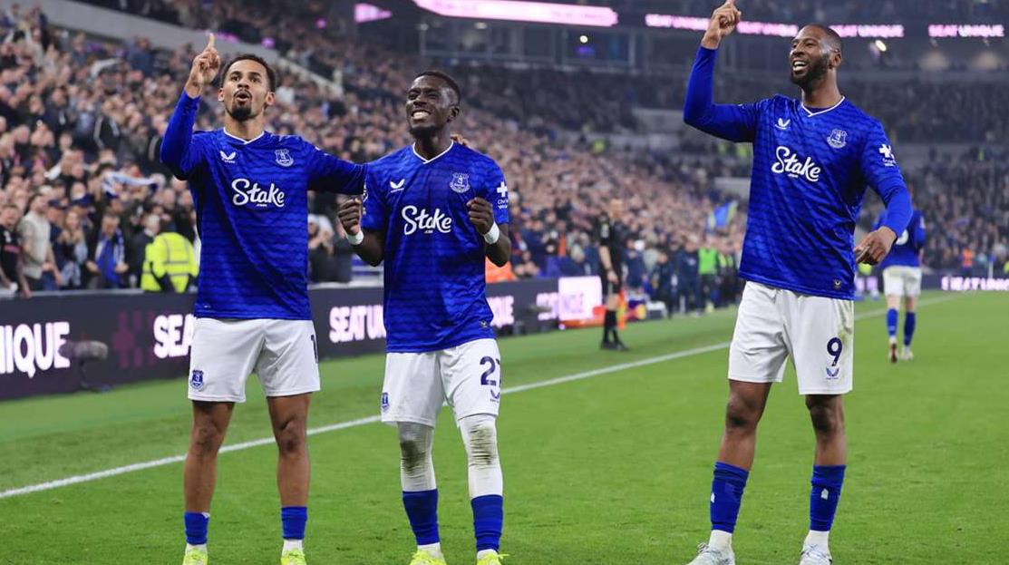 Everton xứng đáng với thắng lợi 3-0. Everton xứng đáng với thắng lợi 3-0.