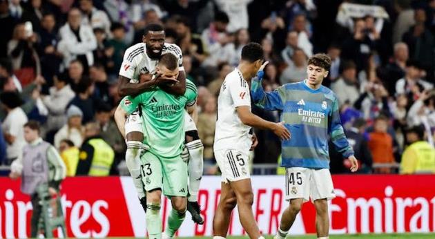 Real Madrid giành chiến thắng quan trọng trước Atletico Madrid. Real Madrid giành chiến thắng trong trận derby Madrid