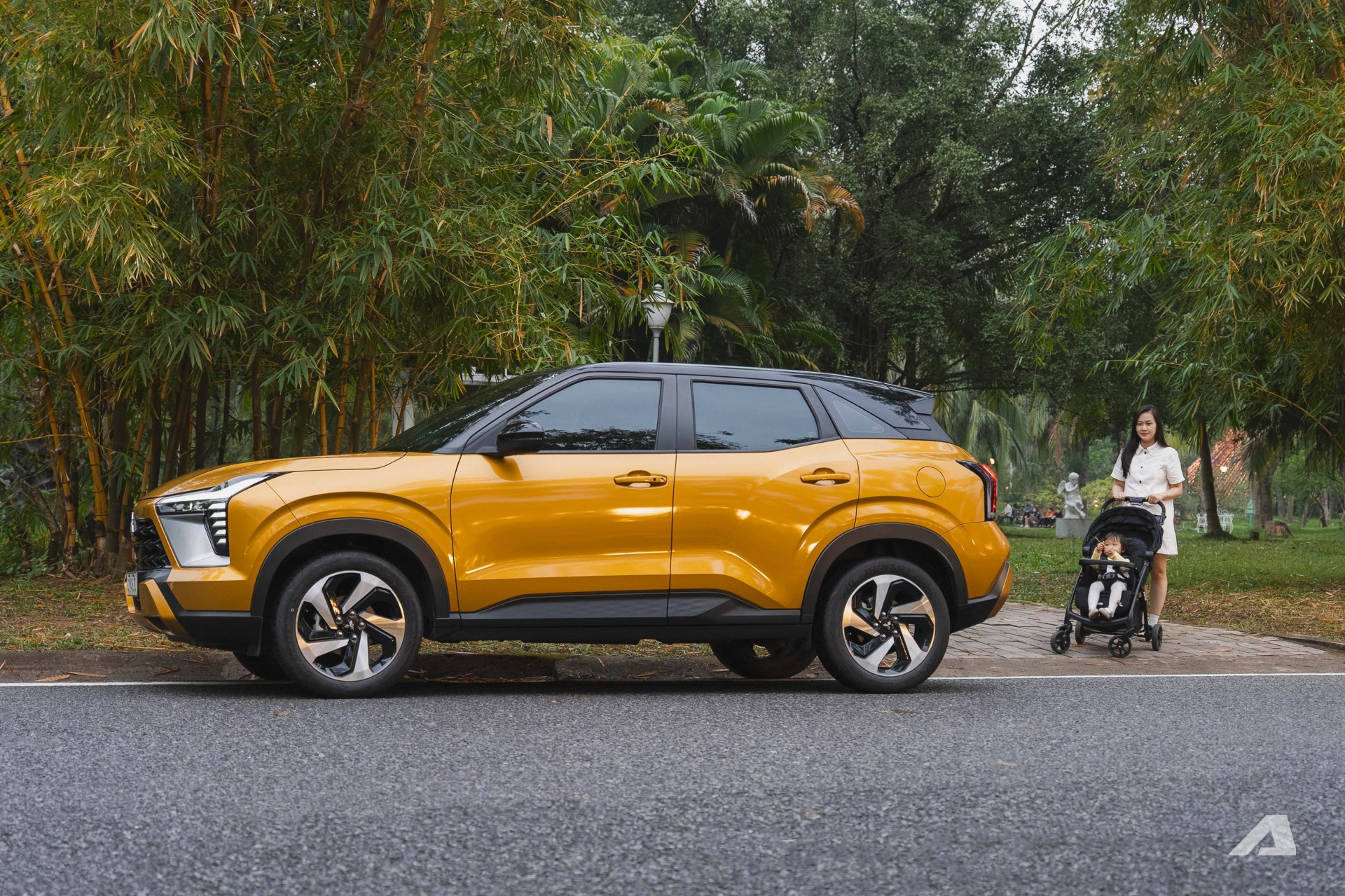 Gia đình trải nghiệm du xuân cùng Mitsubishi Xforce kích thước vừa phải