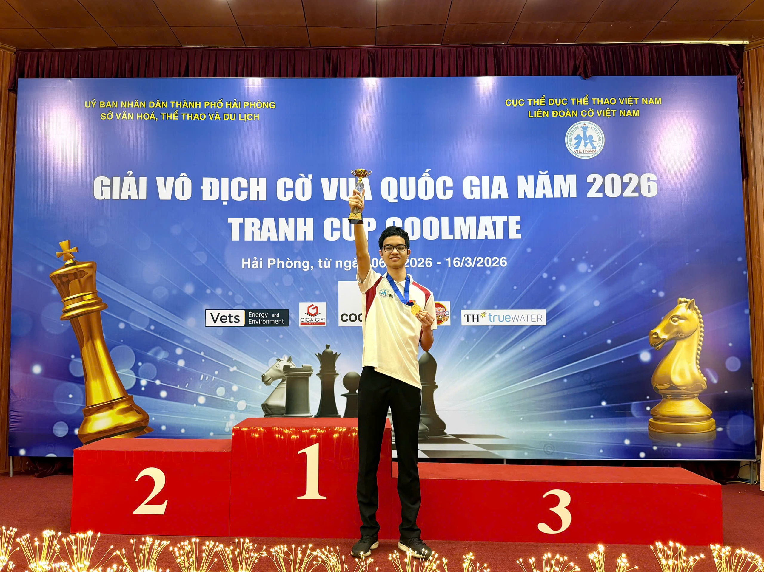 Thí sinh thi Olympia trở thành nhà vô địch cờ vua Việt Nam - Ảnh 1. Kỳ thủ Bành Gia Huy vô địch Giải cờ vua quốc gia 2026 ở nội dung cờ tiêu chuẩn