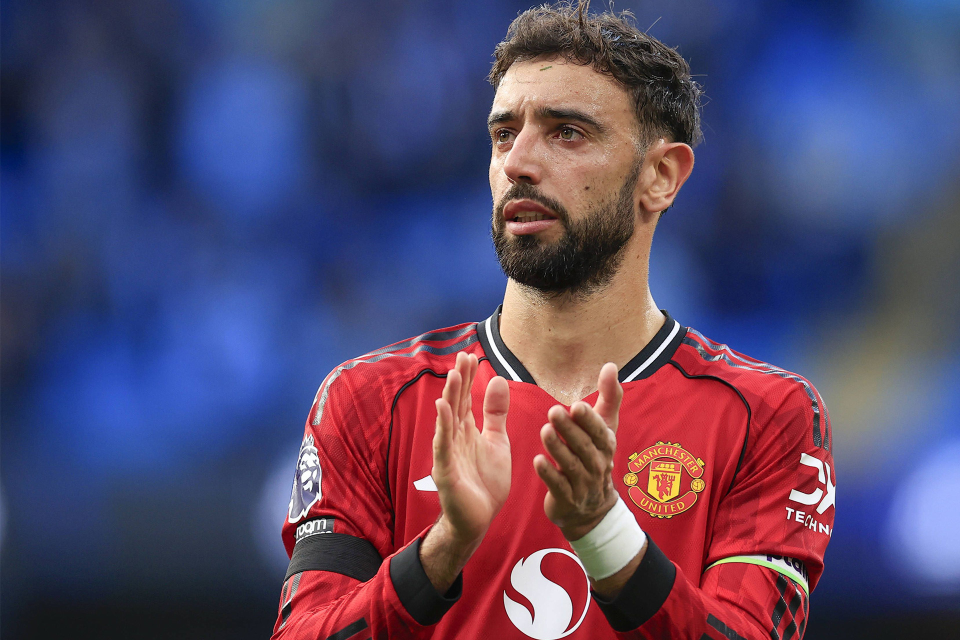 Bruno Fernandes khẳng định không rời MU