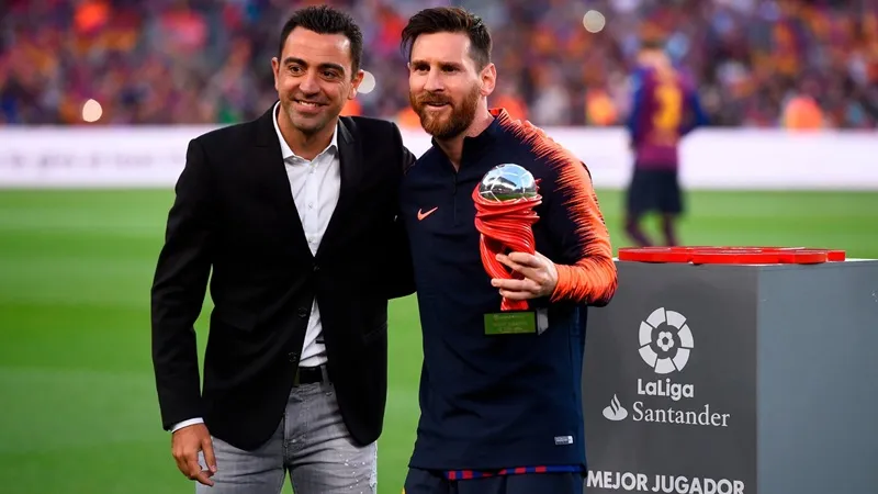 Xavi Hernandez nói về chủ tịch Joan Laporta và Messi