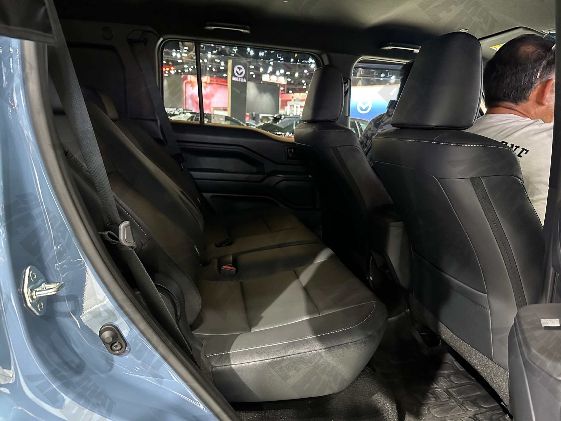 Đèn hậu LED thiết kế sắc nét cùng cụm cảm biến an toàn hiện đại