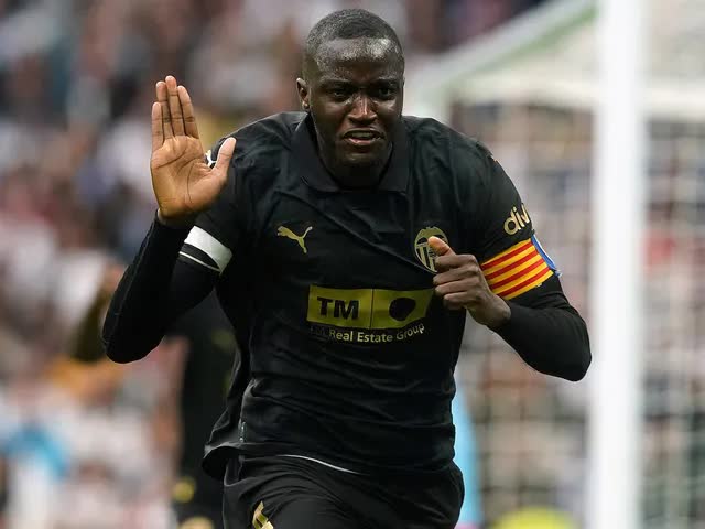 Nhận định, soi tỷ lệ Rayo Vallecano vs Valencia 03h00 ngày 02/12, La Liga - Ảnh 1. Nhận định, soi tỷ lệ Rayo Vallecano vs Valencia 03h00 ngày 02/12, La Liga - Ảnh 1.