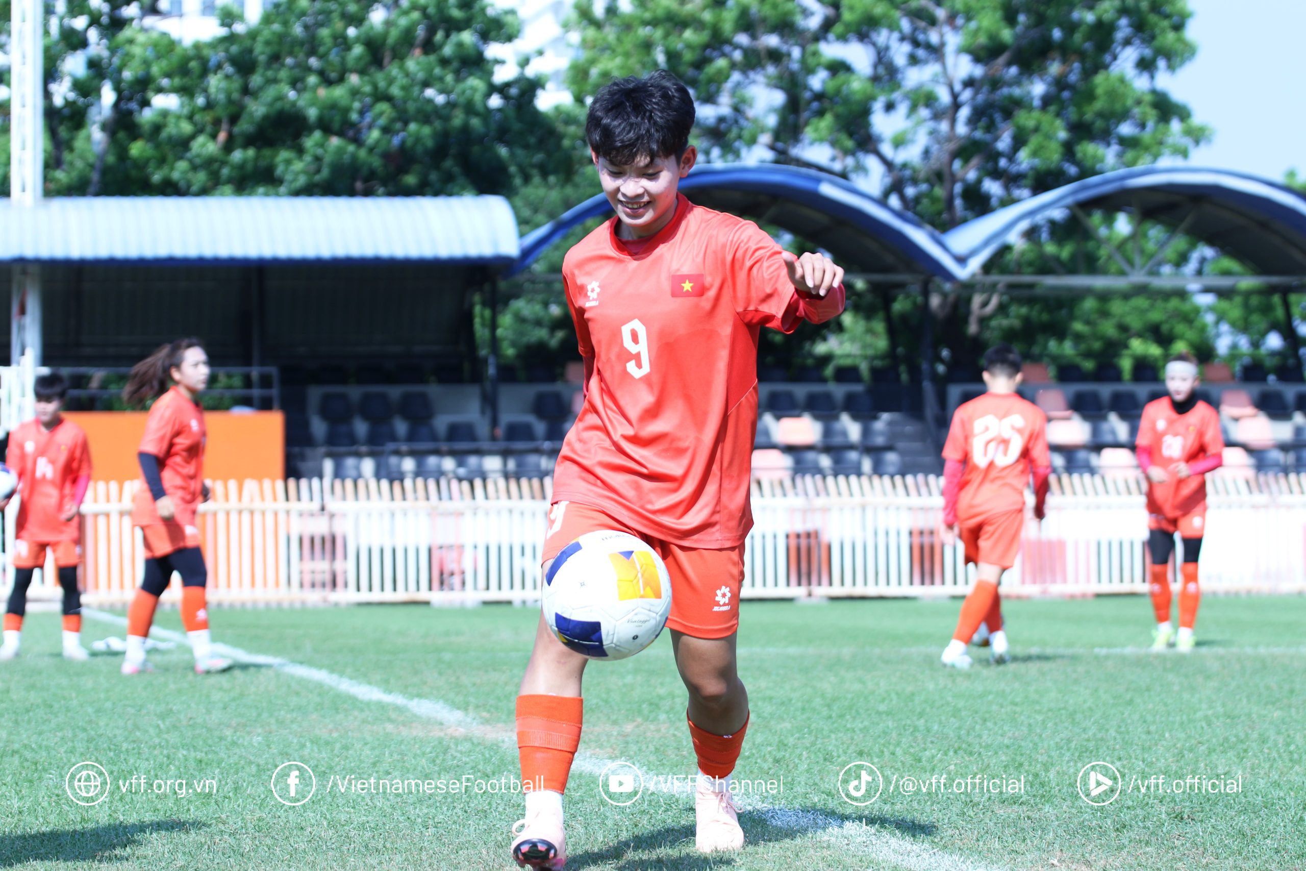 U20 nữ Việt Nam bước vào buổi tập thứ hai U20 nu Viet Nam buoc vao buoi tap thu hai