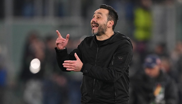 Roberto De Zerbi trong buổi ra mắt Tottenham