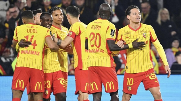 Lens không đồng ý dời lịch thi đấu với PSG Lens không đồng ý dời lịch thi đấu với PSG