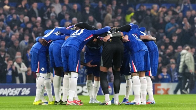 Chelsea gặp khó trong việc giành vé dự Champions League mùa tới