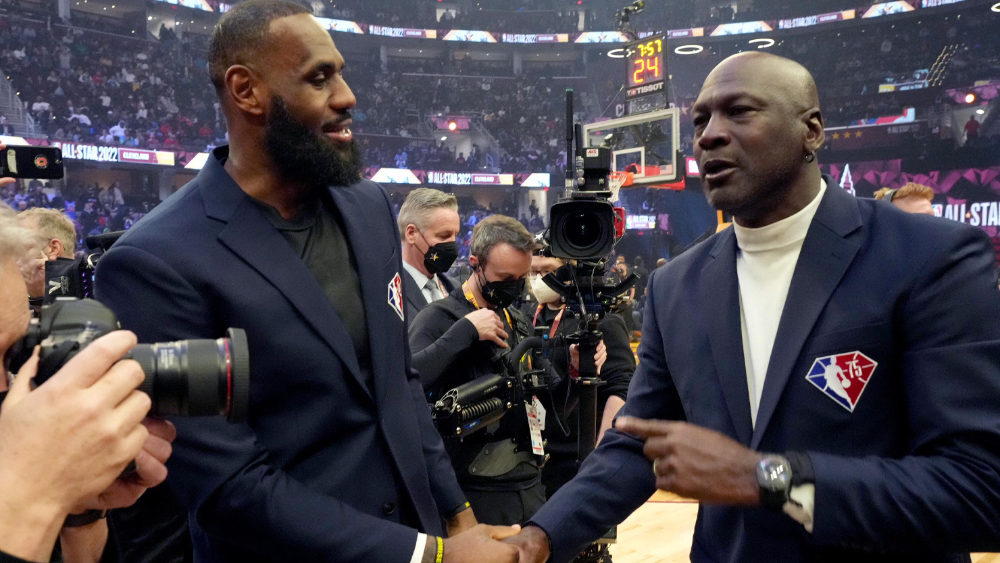 So sánh giữa LeBron James và Michael Jordan