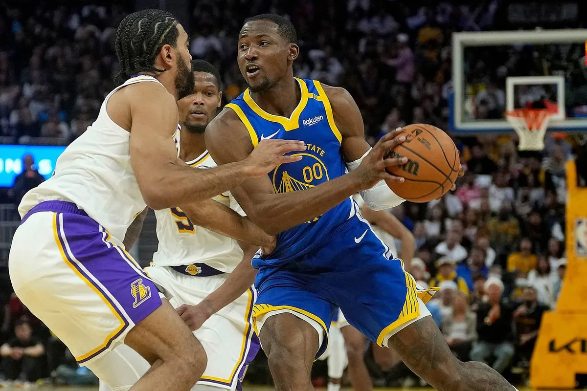 Jonathan Kuminga thi đấu bùng nổ cho Atlanta Hawks Kuminga chơi bóng trong màu áo Hawks