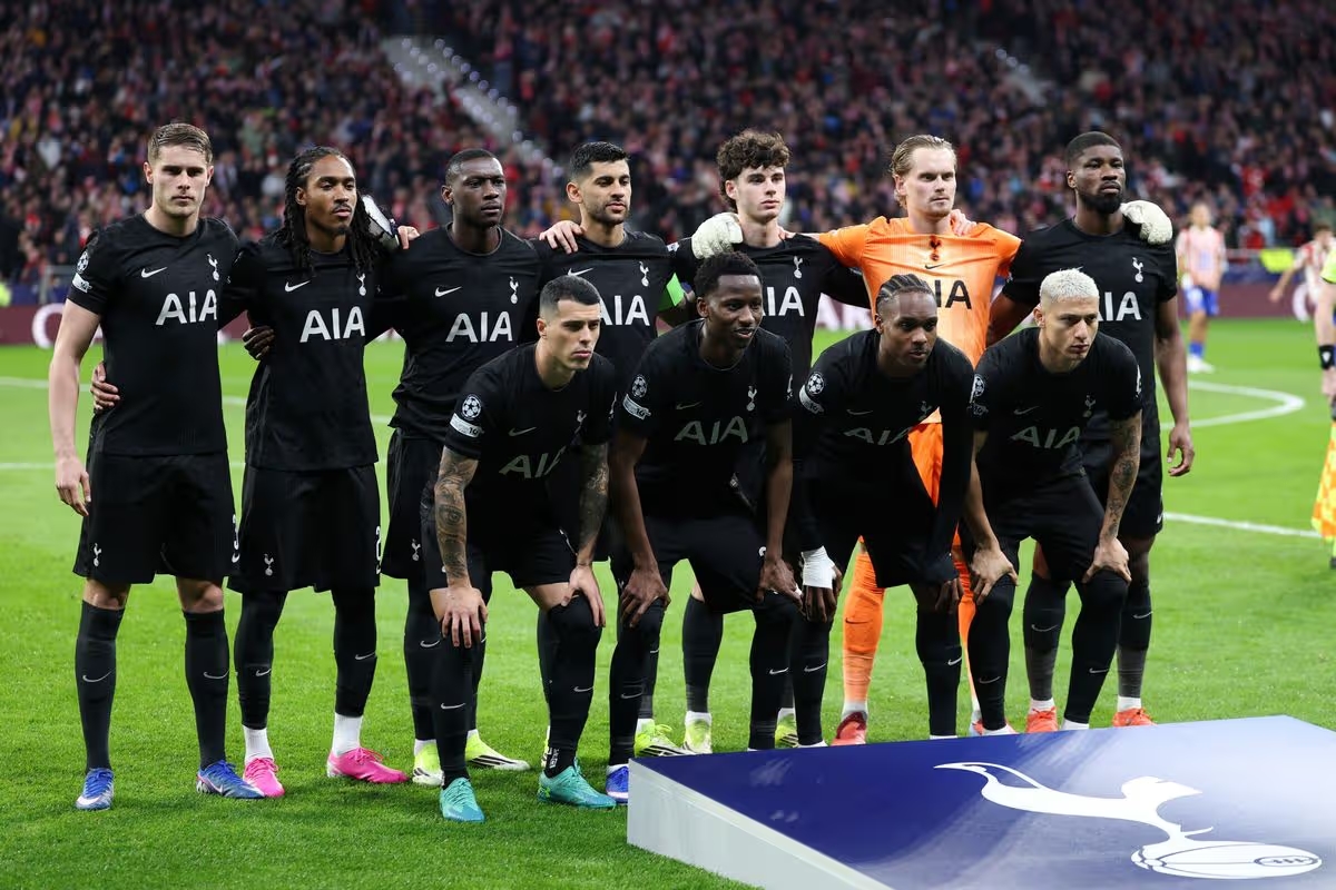Đội hình Tottenham trước trận thua Atletico Madrid.