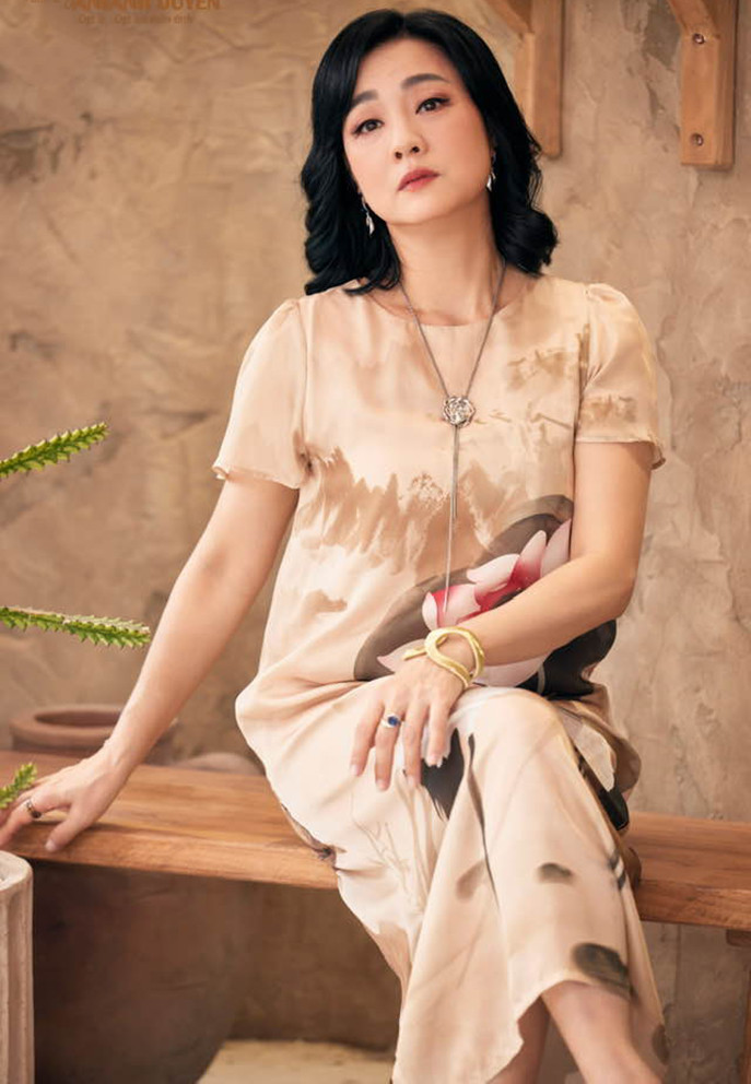 Diễn viên NSƯT Mỹ Duyên trên sân khấu