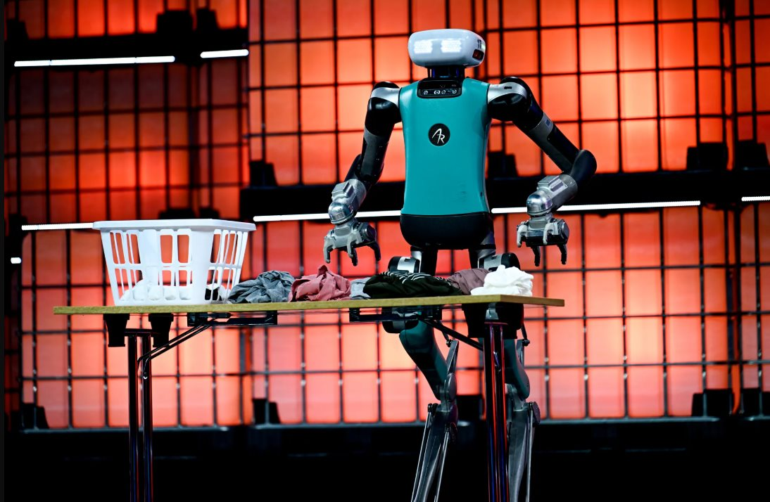 Robot humanoid Digit tại nhà máy Schaeffler làm việc liên tục Robot humanoid Digit làm việc hiệu quả tại nhà máy