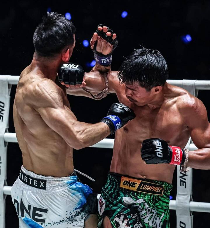 Apichat Farm tung cú chỏ knock-out Arian Esparza