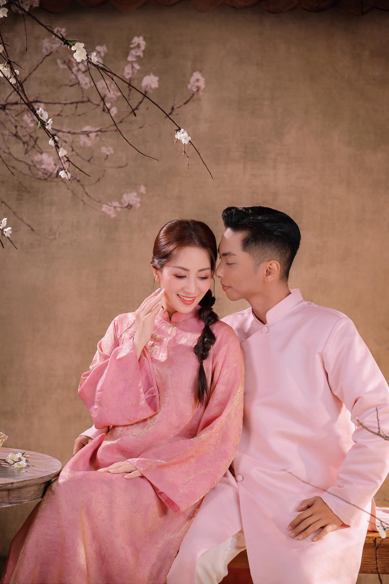 Khánh Thi được Phan Hiển yêu thương hết lòng