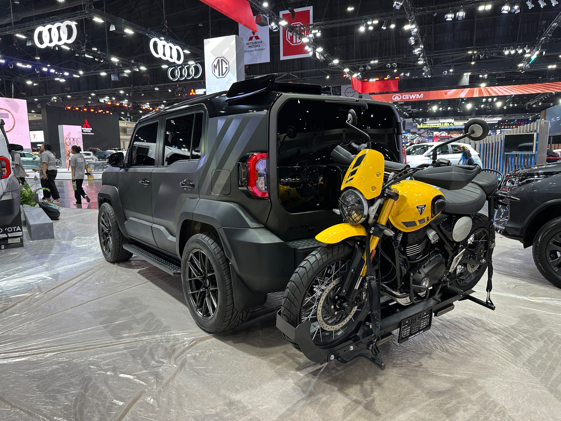 Khung gầm rời vững chắc cho khả năng off-road tốt