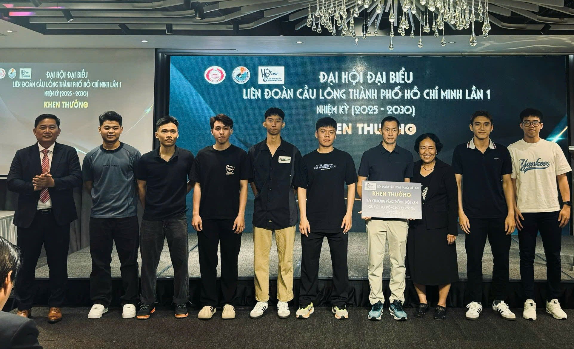 Hồng Phúc được Liên đoàn Cầu lông TP HCM khen thưởng