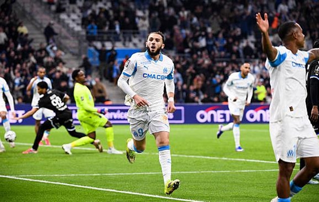 Amine Gouiri ghi bàn giúp Marseille thắng Auxerre. Amine Gouiri ghi bàn giúp Marseille thắng Auxerre.