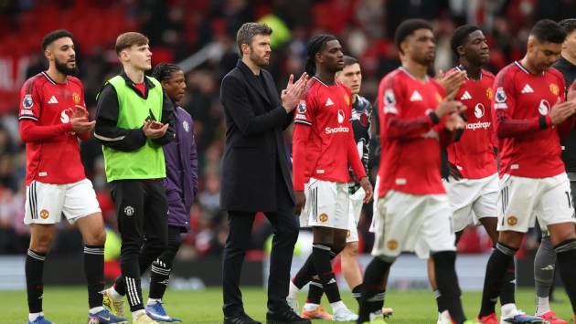 Shearer chỉ trích lối chơi MU nghèo nàn