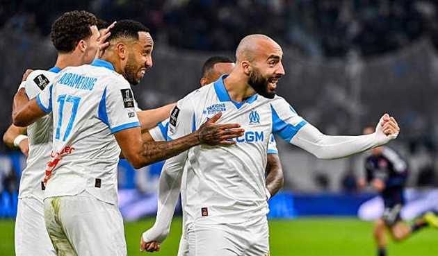 Marseille đánh bại Lyon trong những phút bù giờ hiệp hai.