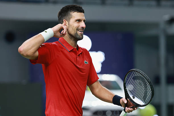 Novak Djokovic đã viết nên một cột mốc lịch sử mới khi trở thành tay vợt lớn tuổi nhất lọt vào bán kết một giải ATP Masters 1000, sau khi vượt qua Zizou Bergs (Bỉ) với tỷ số 6-3, 7-5 ở tứ kết Thượng Hải Masters 2025