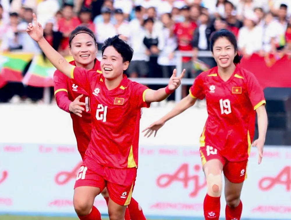 Ngân Thị Vạn Sự - cầu thủ đội tuyển nữ Việt Nam