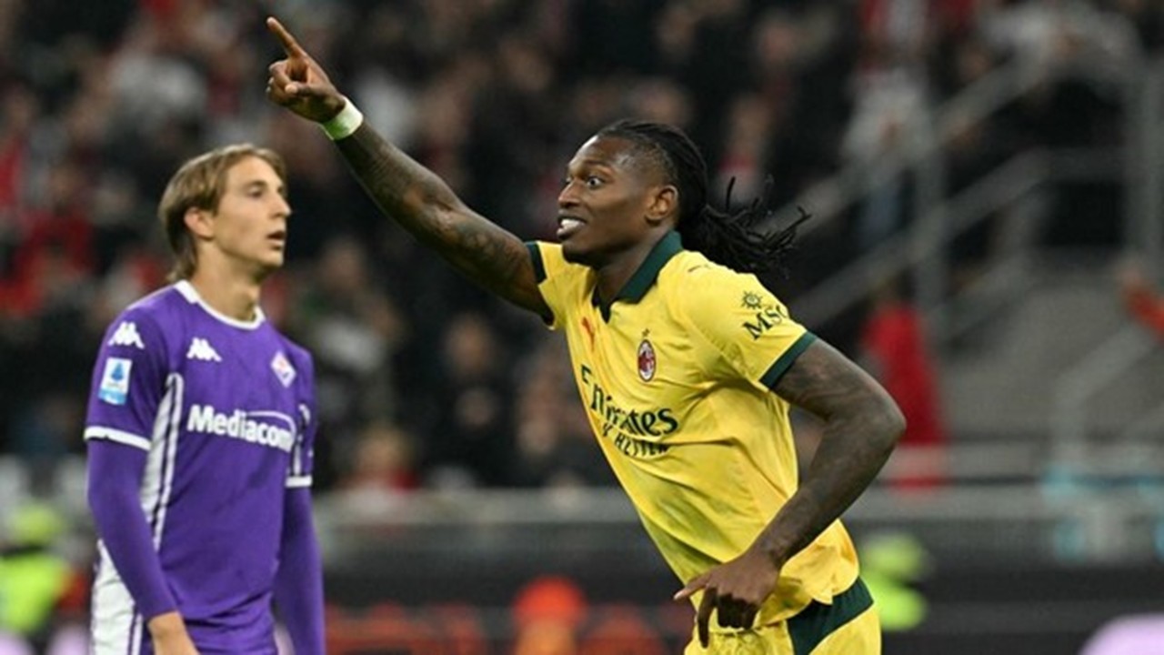 Rafael Leao tỏa sáng giúp AC Milan giành ngôi đầu - Ảnh 2.
