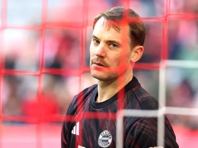 Neuer khả năng sẽ ngồi ngoài.