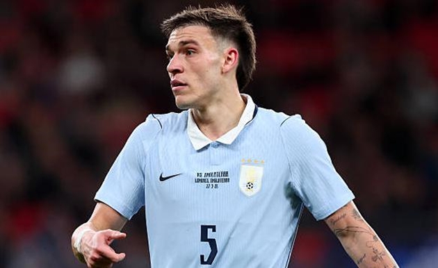 Manuel Ugarte gây thất vọng trong trận đấu với tuyển Anh.