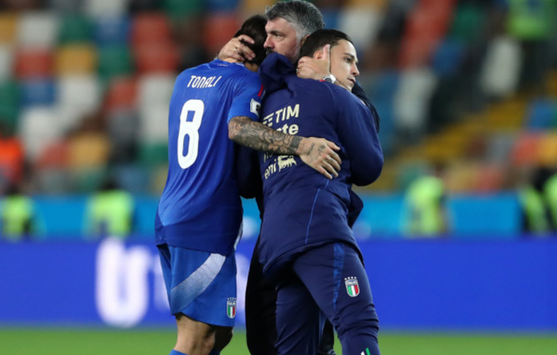 Người Ý rất cần một tấm vé đến World Cup