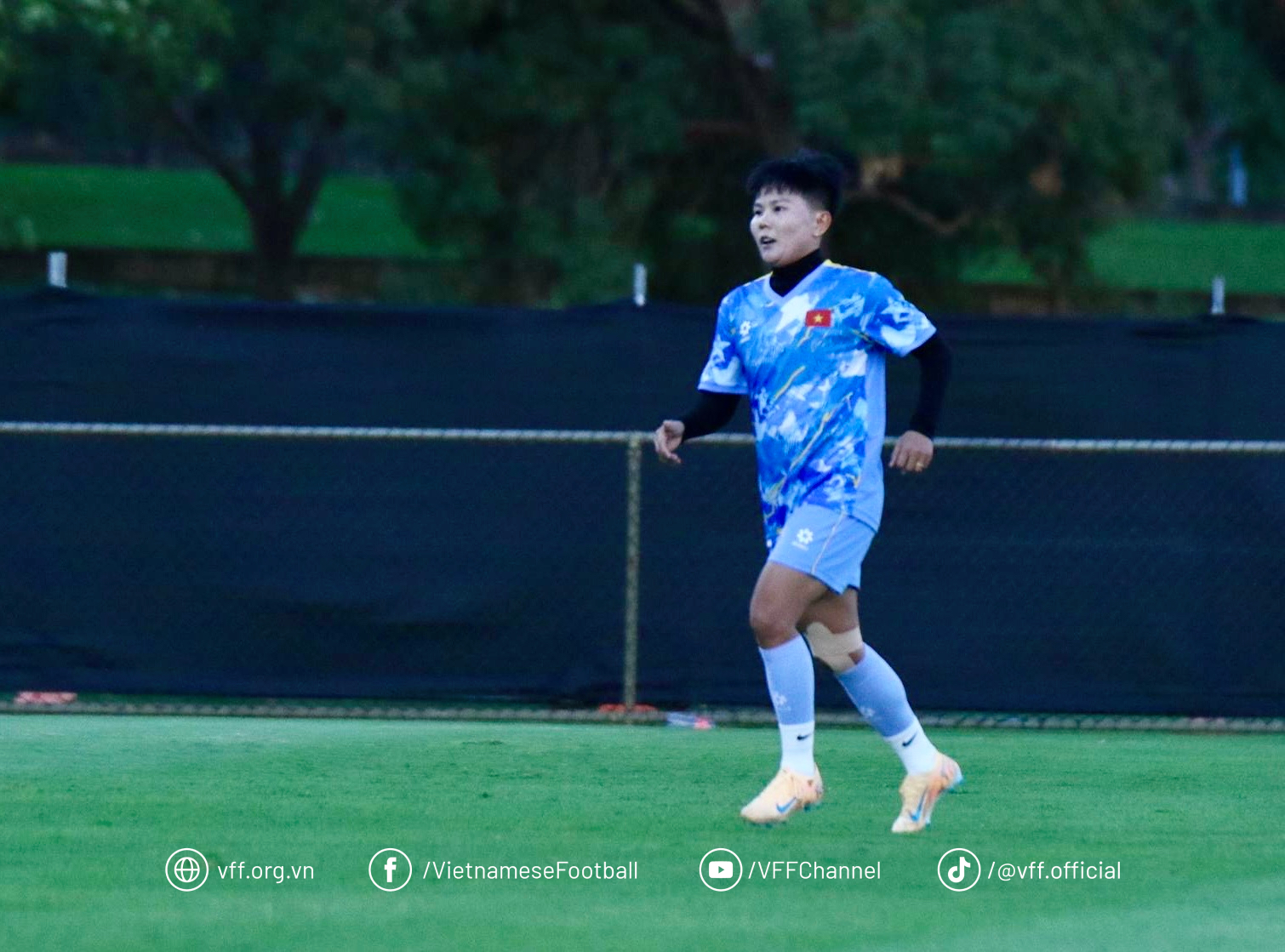 Bích Thùy tích cực tập luyện cùng ĐT nữ Việt Nam cho trận đấu với Ấn Độ