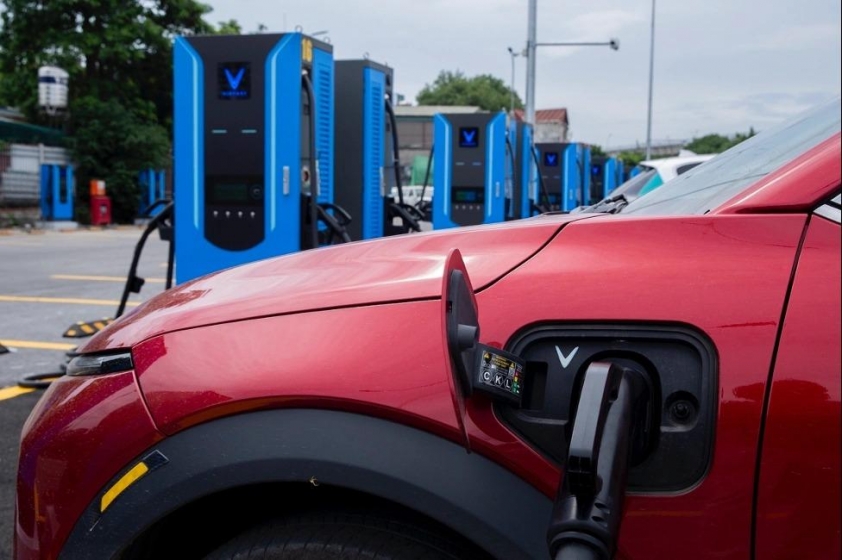 Hệ thống trạm sạc xe điện rộng khắp Mạng lưới trạm sạc VinFast phủ rộng