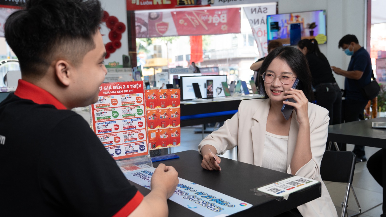 Trợ lý cuộc gọi FAI 2.0 của mạng di động FPT có gì mới: 7 giọng nói, tự soạn kịch bản giao hàng, lọc cuộc gọi lừa đảo - Ảnh 1.